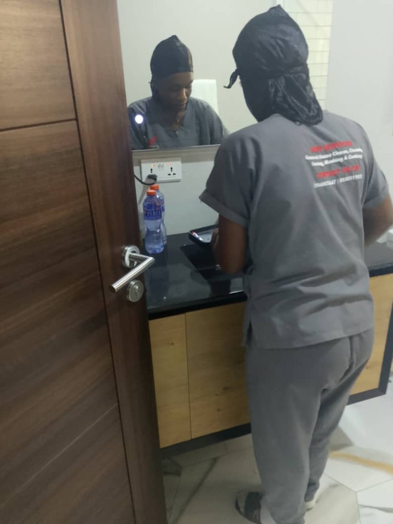 Restroom cleaning service